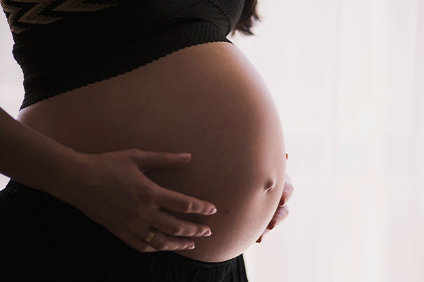 CBD in der Schwangerschaft - Eine kritische Betrachtung von Risiken und Vorteilen